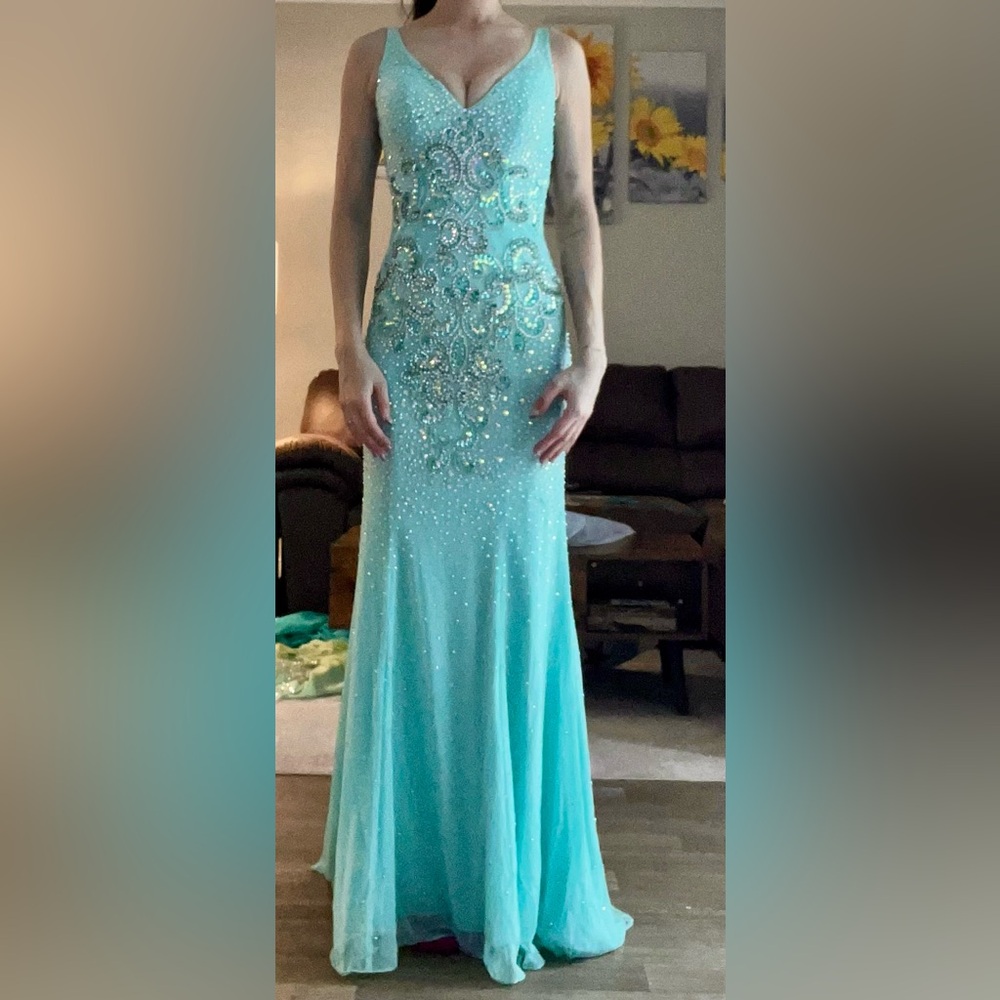 Elegant Aqua Beaded V-Neck Prom Dress